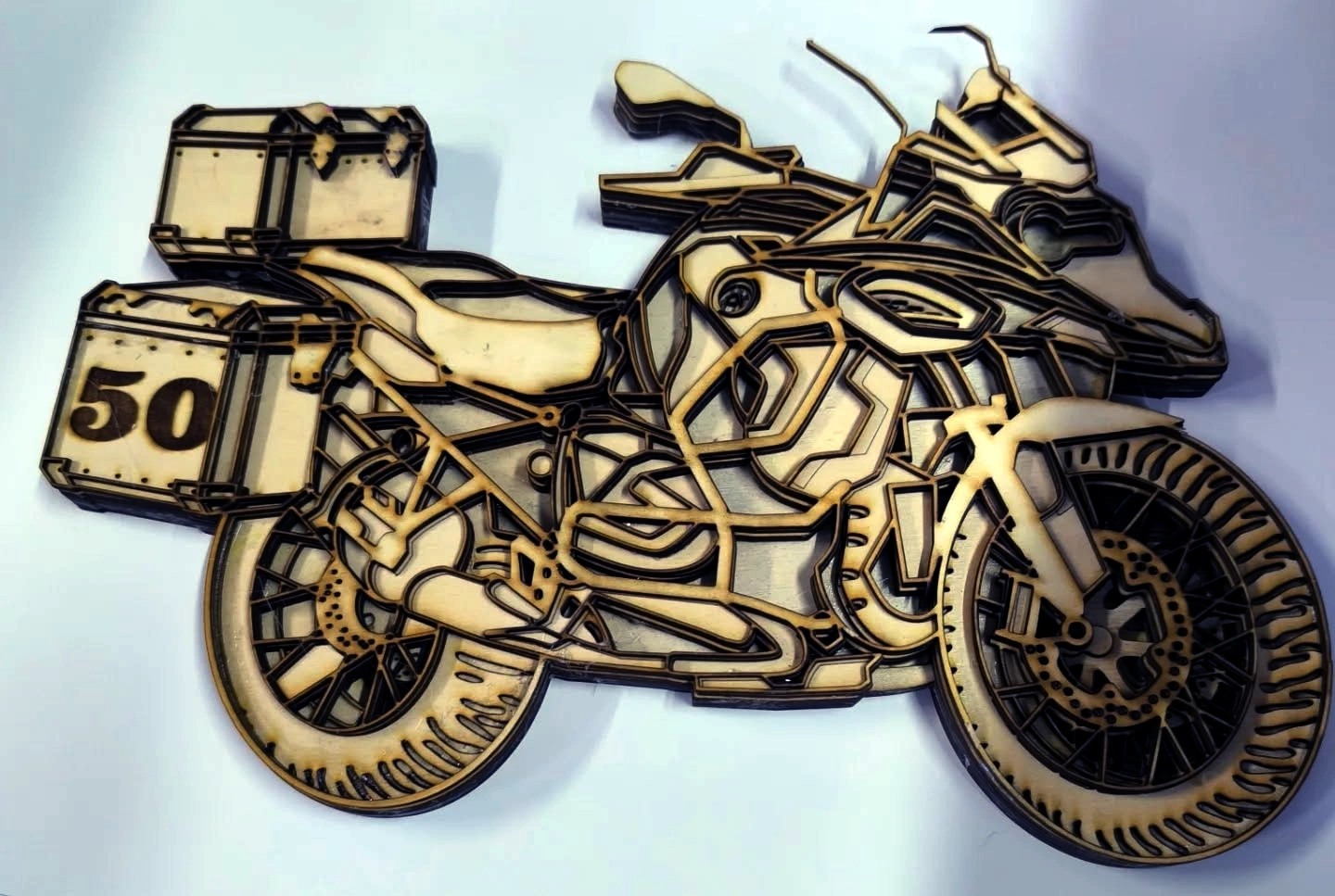 Peça LaserCrafts: Arte em Camadas – Adventure Bike — Técnica Mota, Laser, 3D, Engraving, Corte, BMW, Moto Bike, Motor, Duas Rodas, Arte