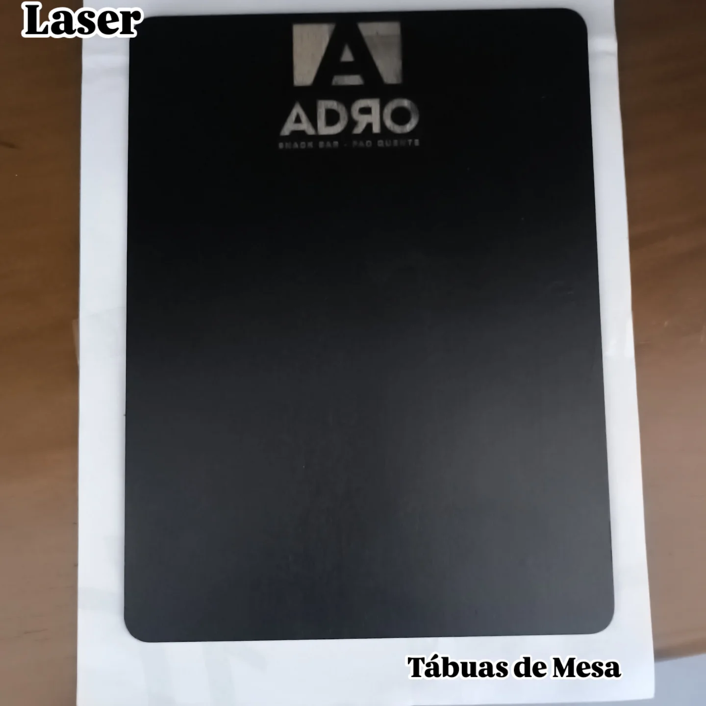 Peça LaserCrafts: Menu de Mesa Customizada — Técnica Tábua de Mesa, Tábua, Madeira, Individuais de mesa elegantes, Dupla Camada, Laser, Engraving, Menu, Café, Restaurante, Arte, Portugal